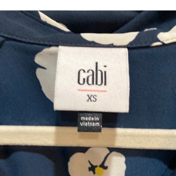 CAbi Go To Button Up 5705 Sz XS - Picture 9 of 10